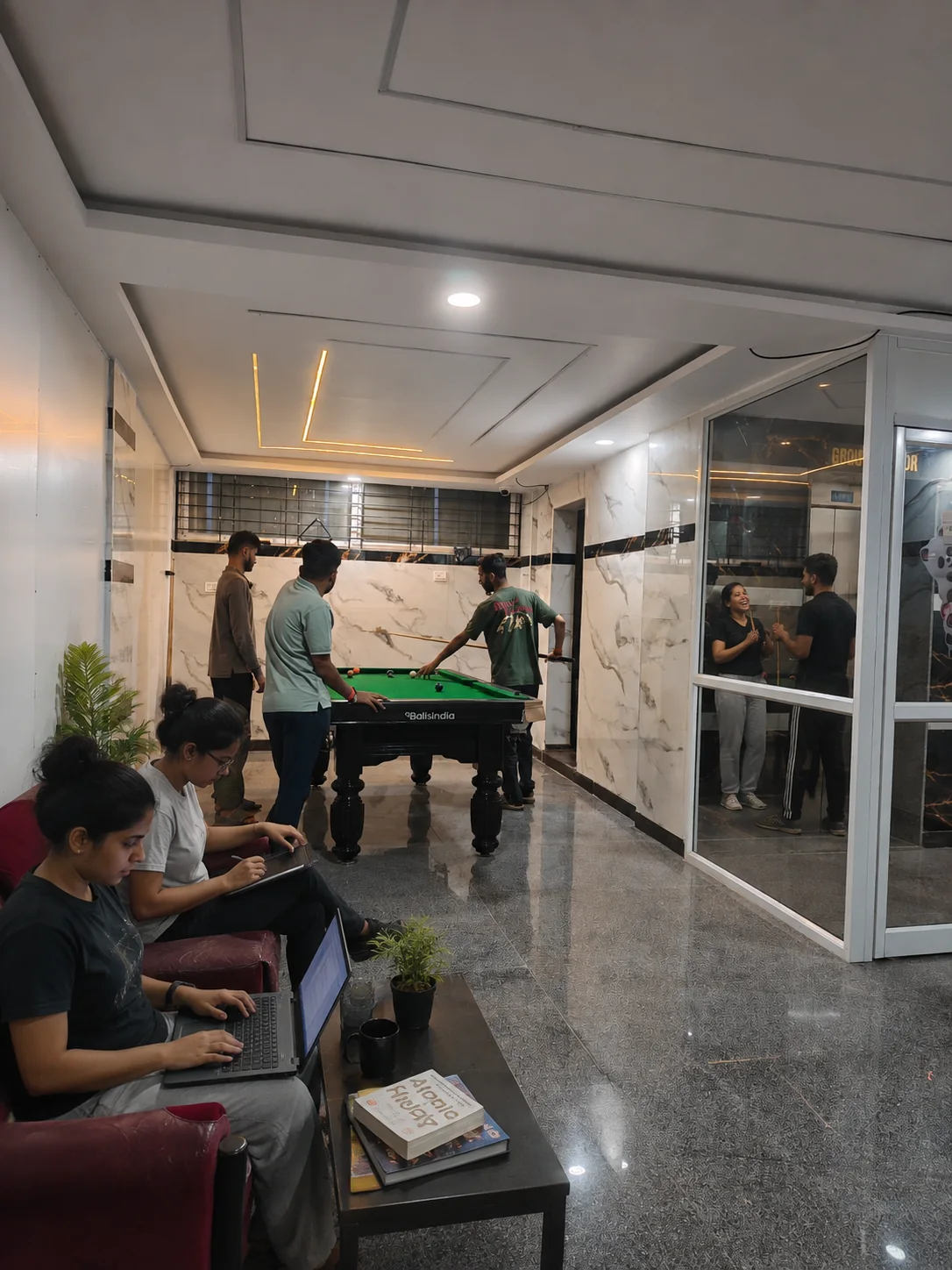 Mad Panda – Kodathi Gate photo 3